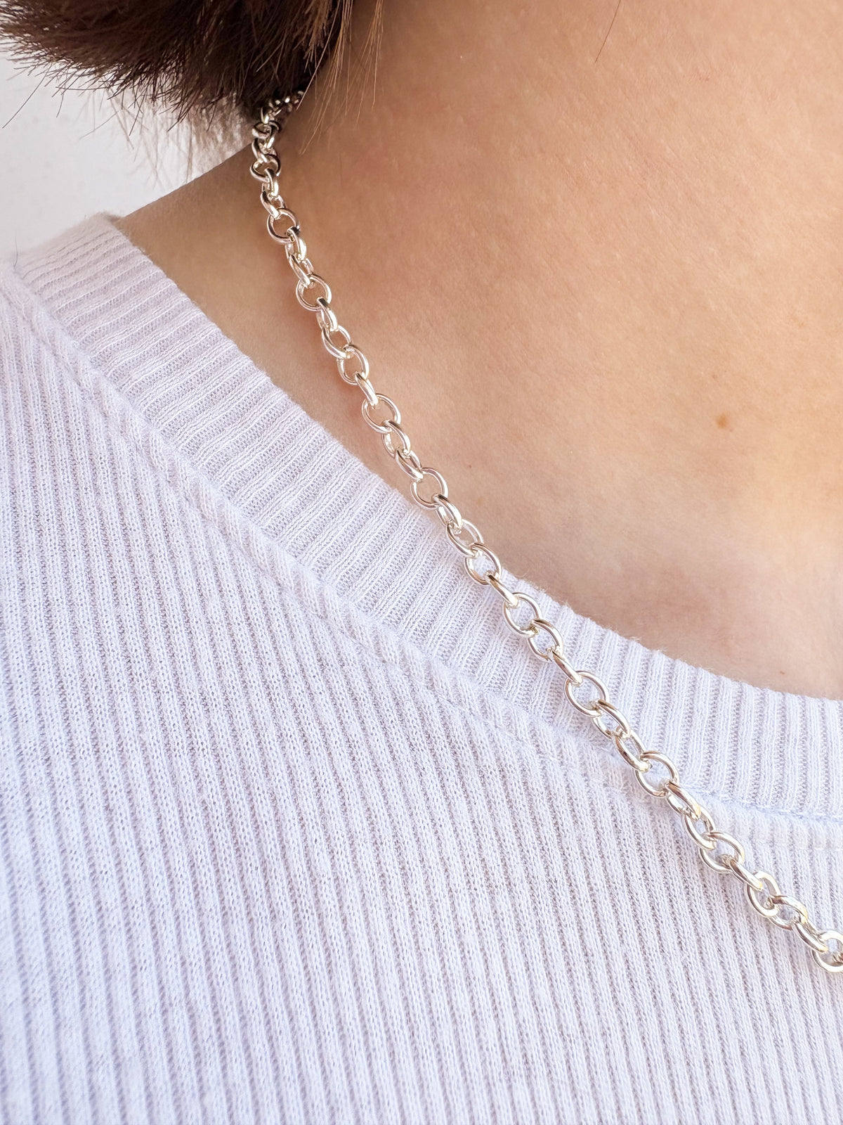 Silver fine cable chain